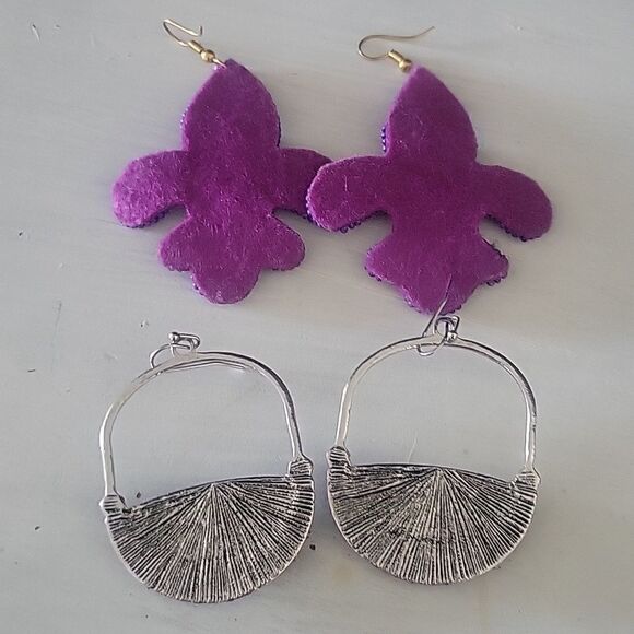 Mardi gras purple dangle earrings set of 2 - Picture 4 of 5